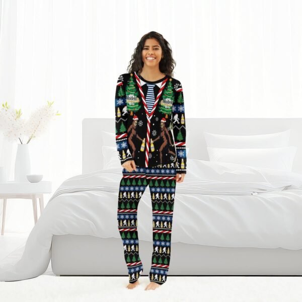 Modelo Christmas Bigfoot Family Pajamas Set