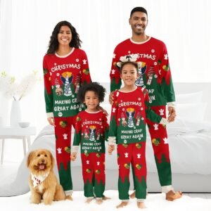 Modelo Making Christmas Great Again Family Pajamas Set